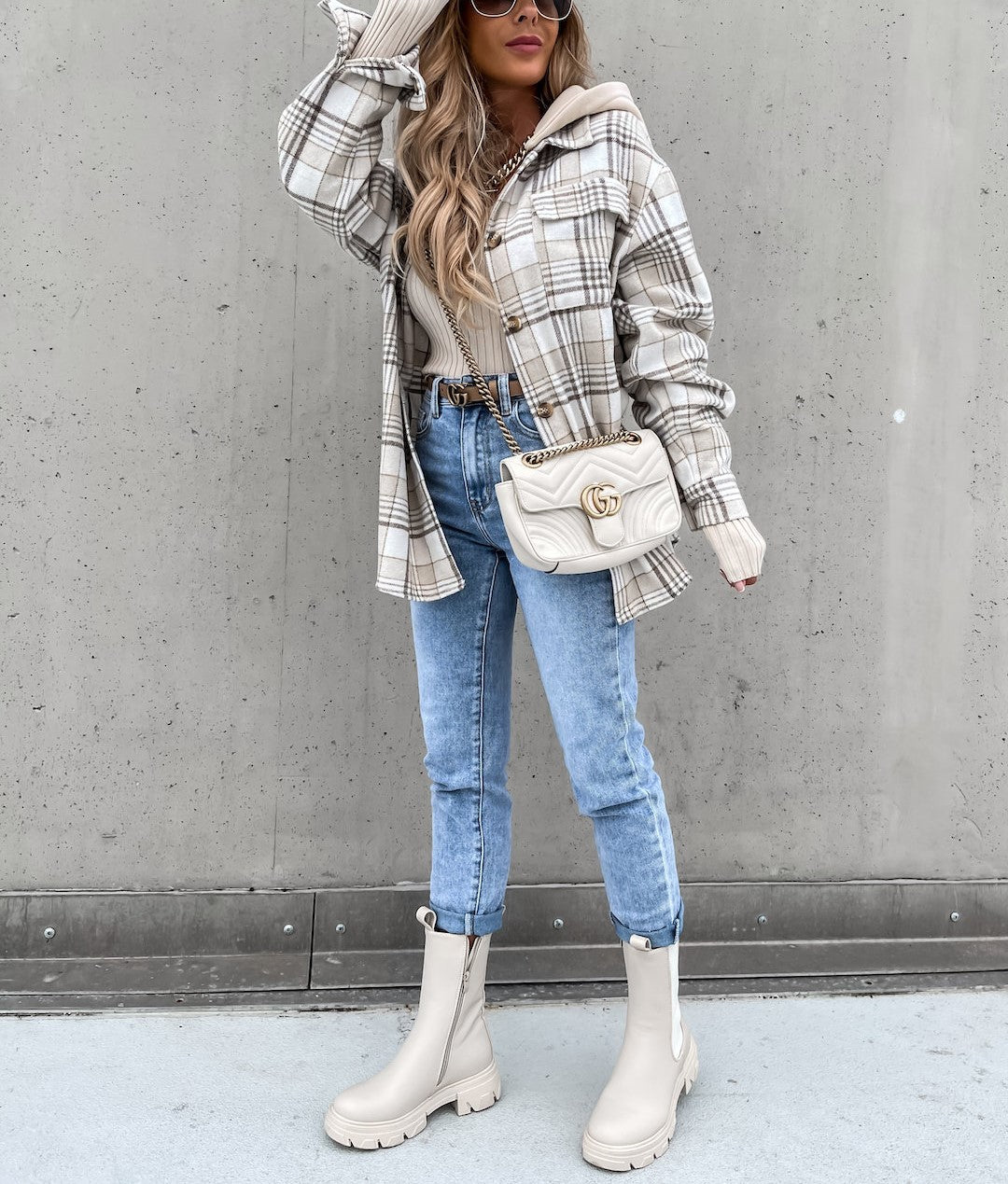 Pauline Laurent® | Street Style Veste à carreaux chic avec capuche