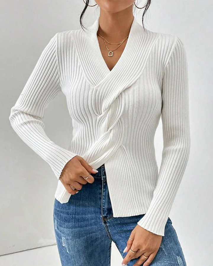 Pull en maille côtelée torsadée devant confortable