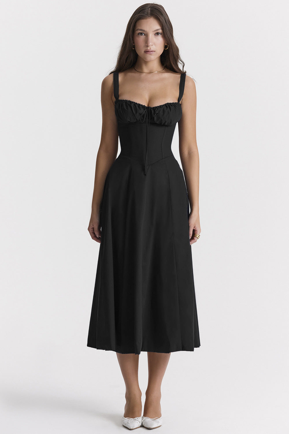 Robe moulante bustier à fleurs et taille découverte