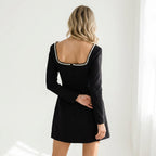 Robe cocktail courte à manches longues avec bordure de perles