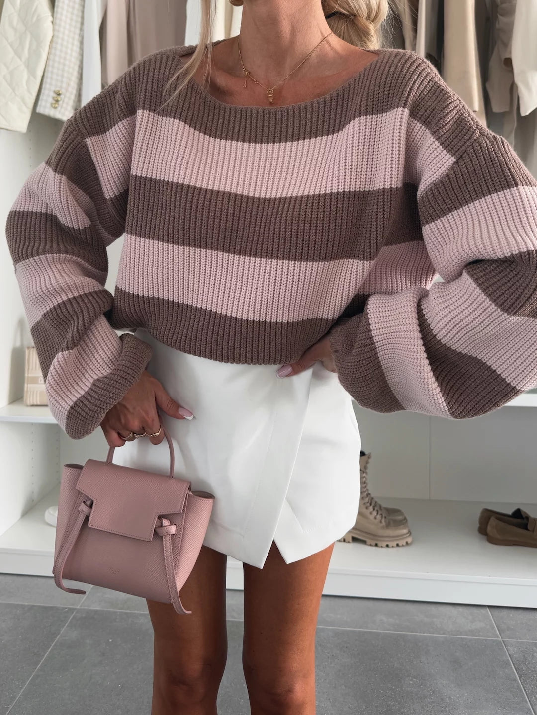 Pull en tricot rayé confortable avec col rond classique