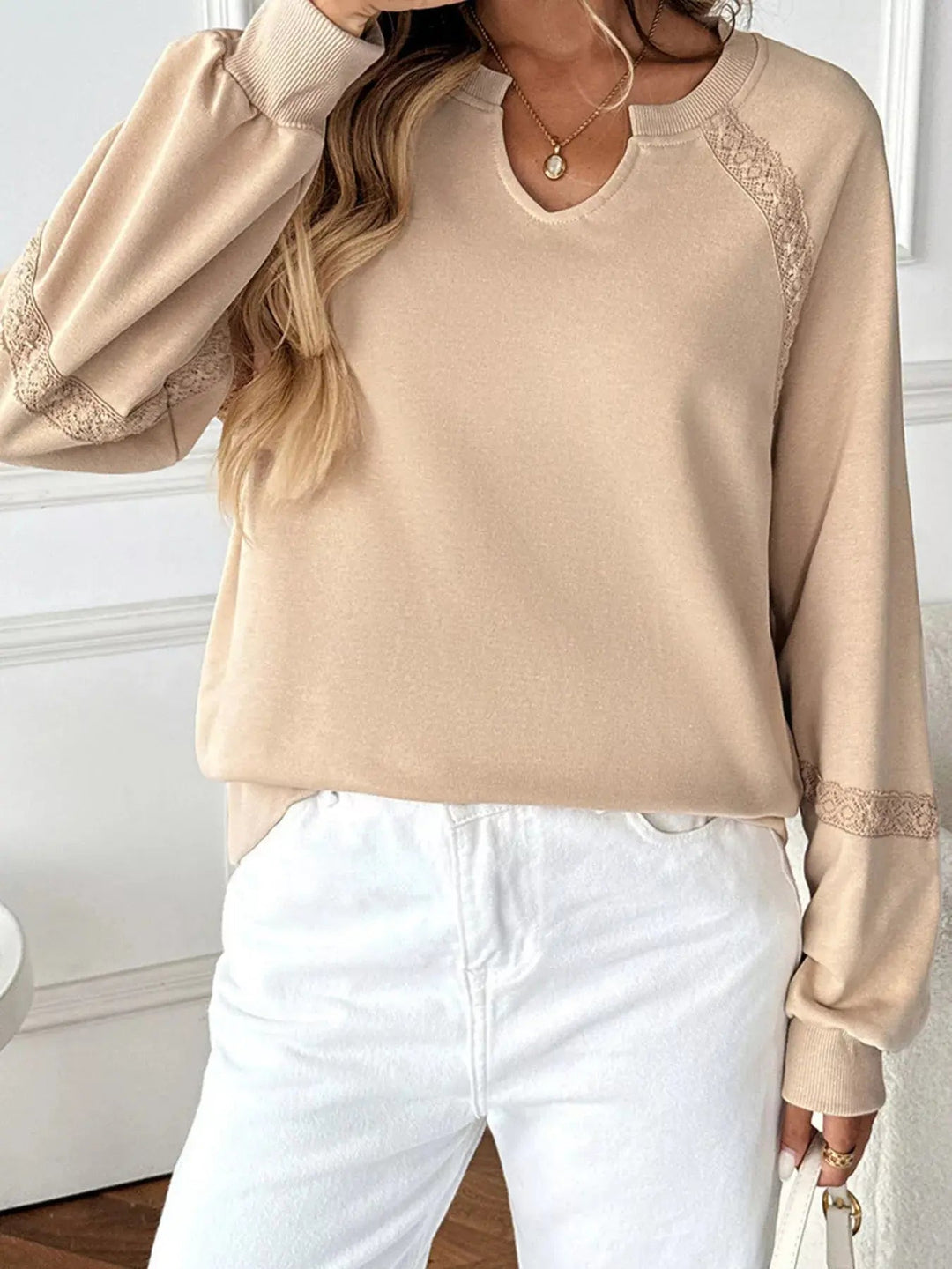 Sweatshirt Douillet à Détails en Dentelle pour un Look Chic Décontracté