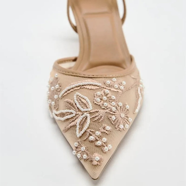 Isabelle Moreau® | Bestickte Slingback-Heels mit floralen Details