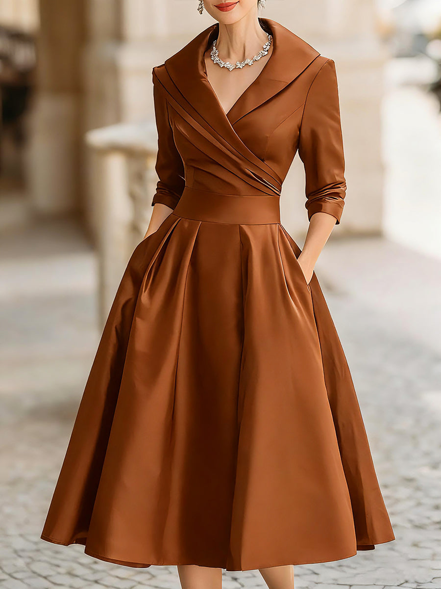 Robe midi en satin vintage avec col drapé