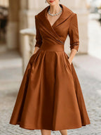 Robe midi en satin vintage avec col drapé