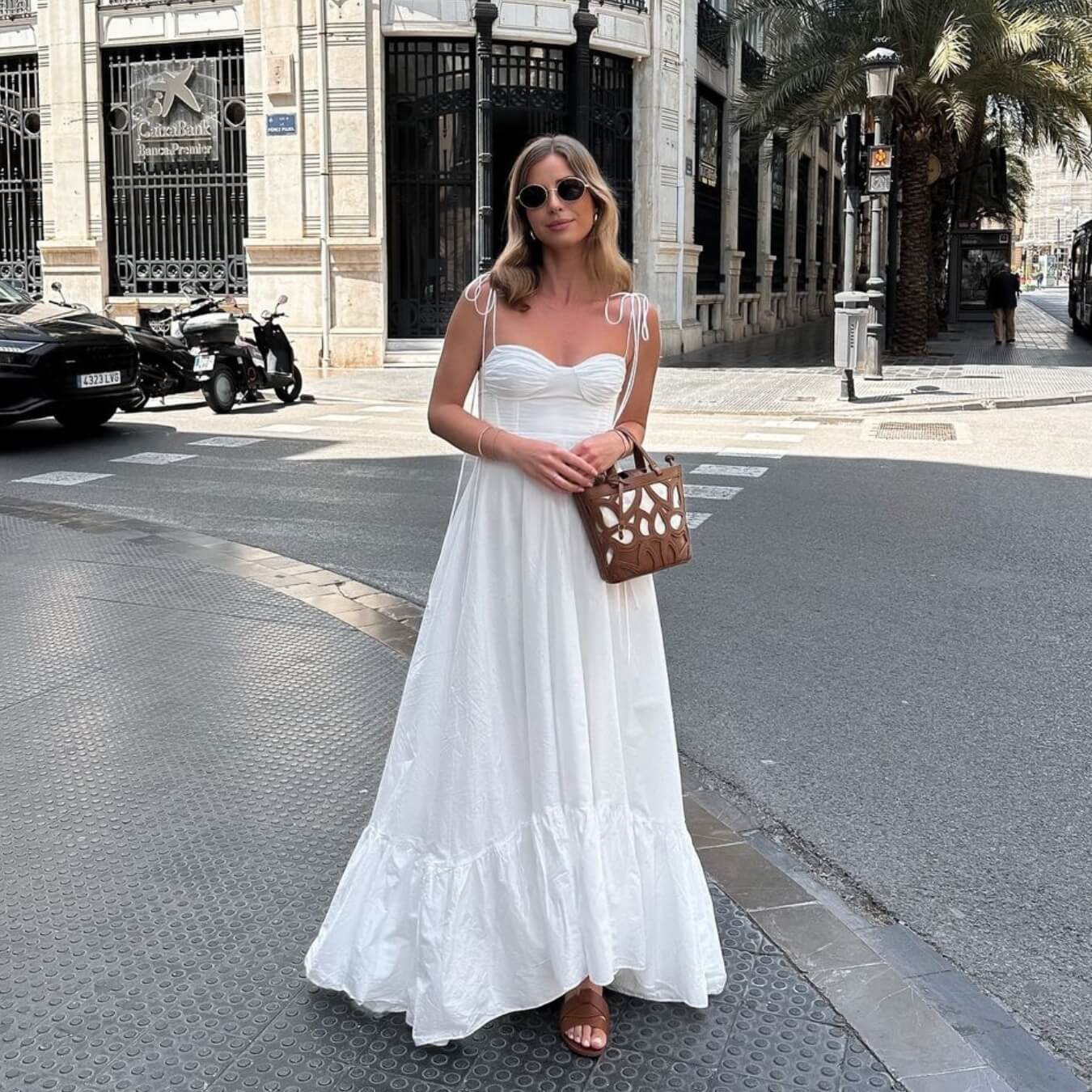 Robe longue blanche en polyester longueur cheville