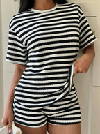 Ensemble décontracté t-shirt à col rond rayé et short