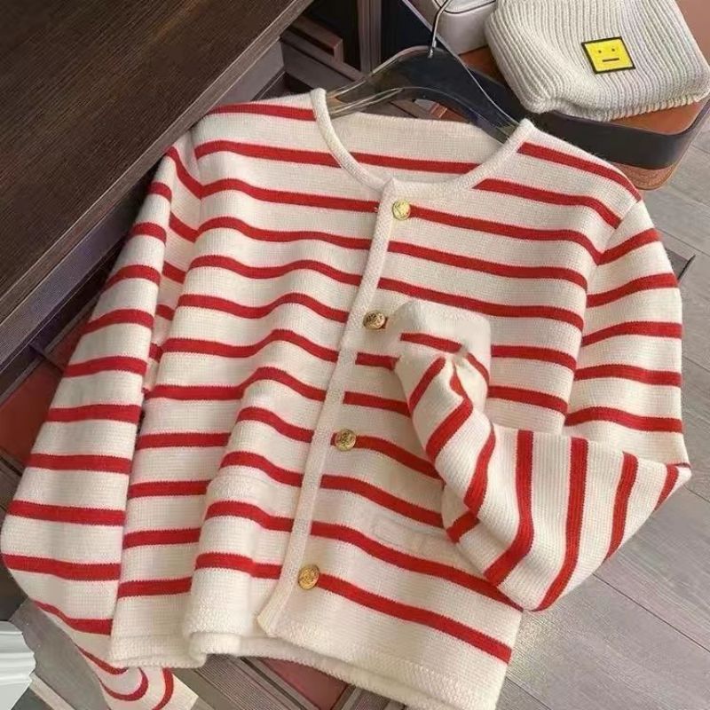 Pull en tricot rayé confortable pour les superpositions d'automne