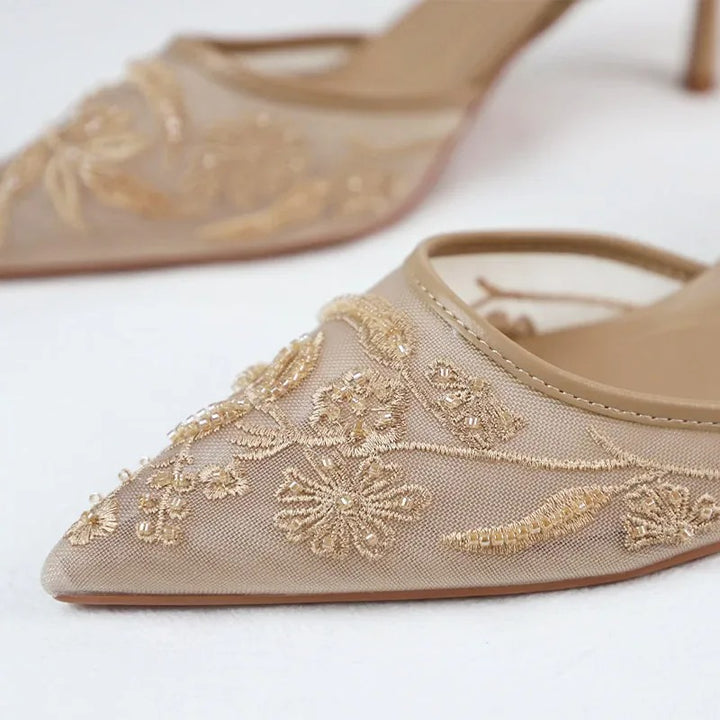 Isabelle Moreau® | Bestickte Slingback-Heels mit floralen Details