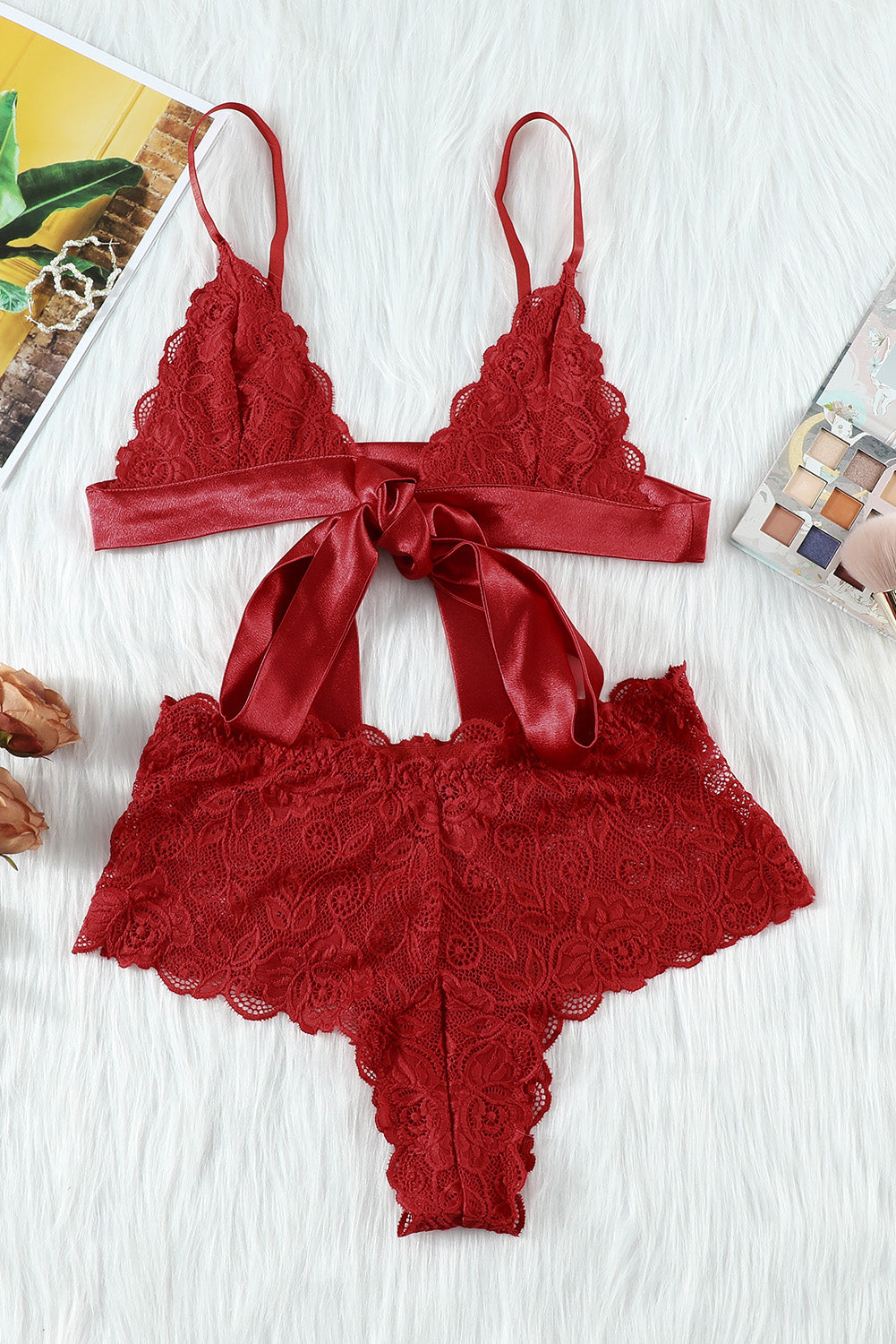 Ensemble lingerie bralette et culotte en dentelle rouge