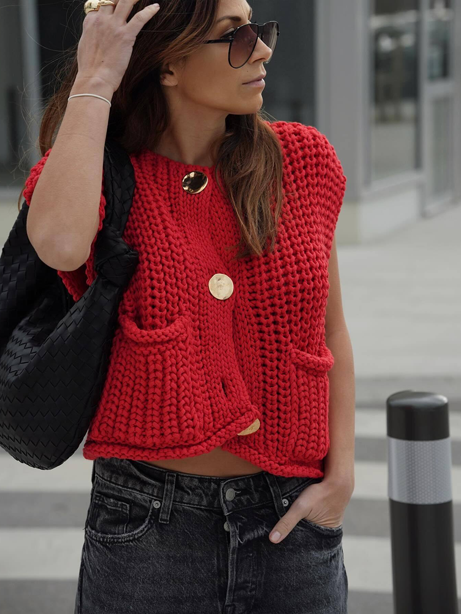 Cardigan sans manches en maille unie avec boutons et poches, vue de dos