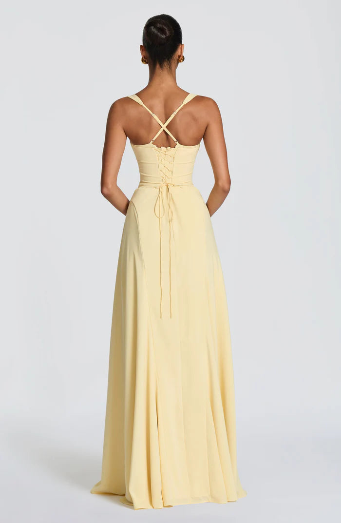 Robe maxi sans manches style Rihanna