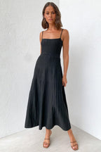 Robe midi plissée en maille à fines bretelles