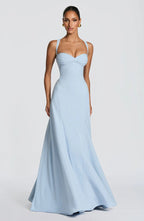 Robe maxi sans manches style Rihanna