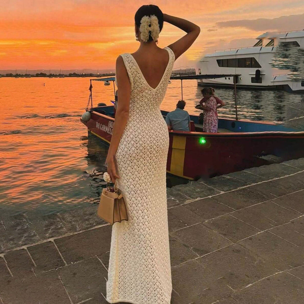 Robe maxi blanche en tricot crochetée à dos ouvert