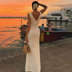 Robe maxi blanche en tricot crochetée à dos ouvert