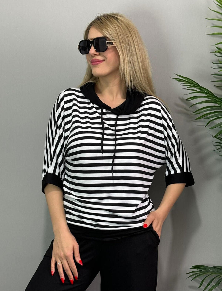 Ensemble chic rayé deux pièces avec haut et pantalon