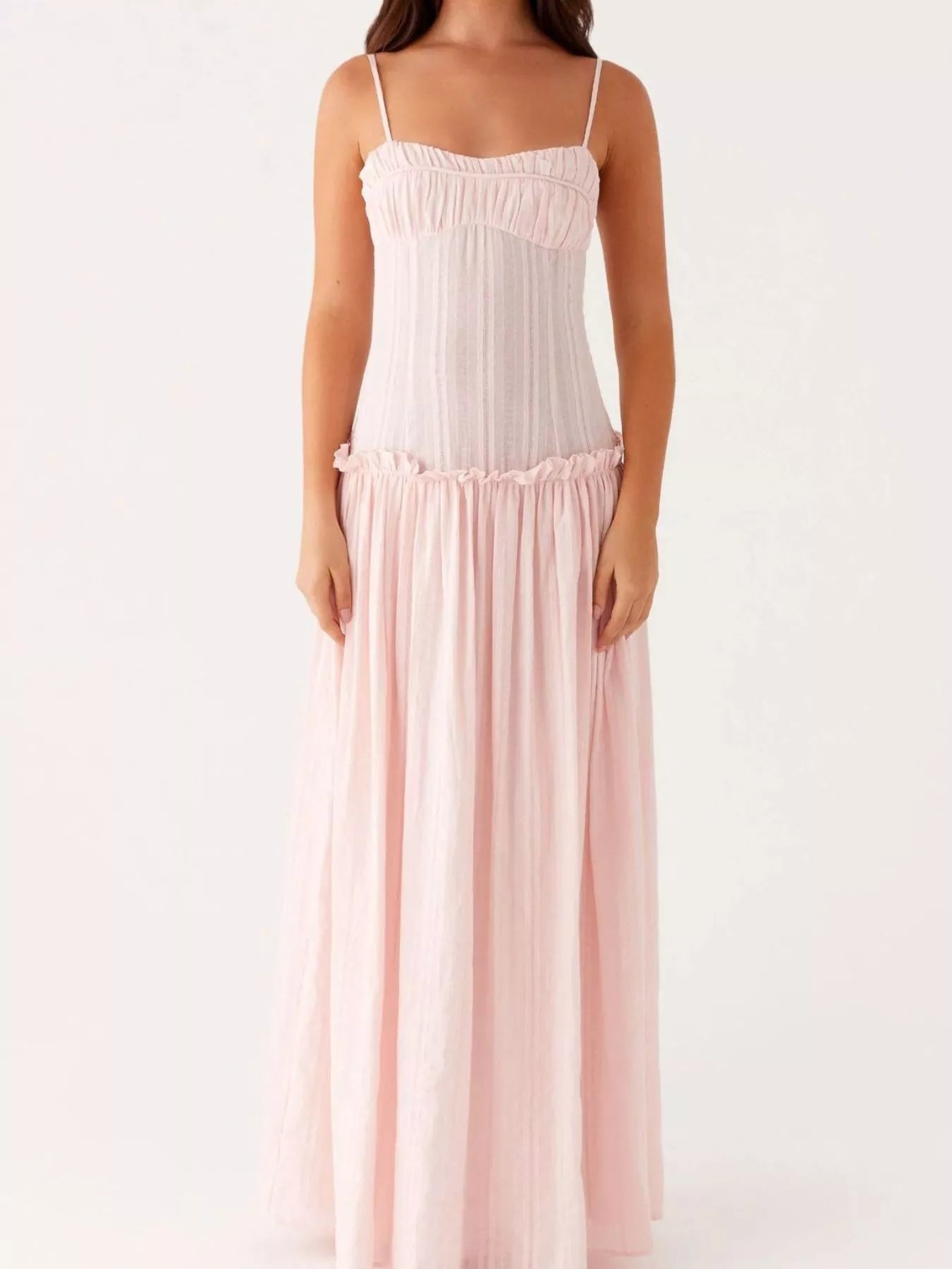 Robe longue à bretelles spaghetti avec volant et smocks
