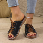 Paire de sandales vintage pour femme avec lacets, vue de dessus