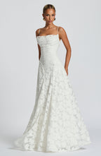 Robe Maxi Louise sans manches avec silhouette fluide