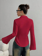 Chemise femme élégante mettant en valeur la taille