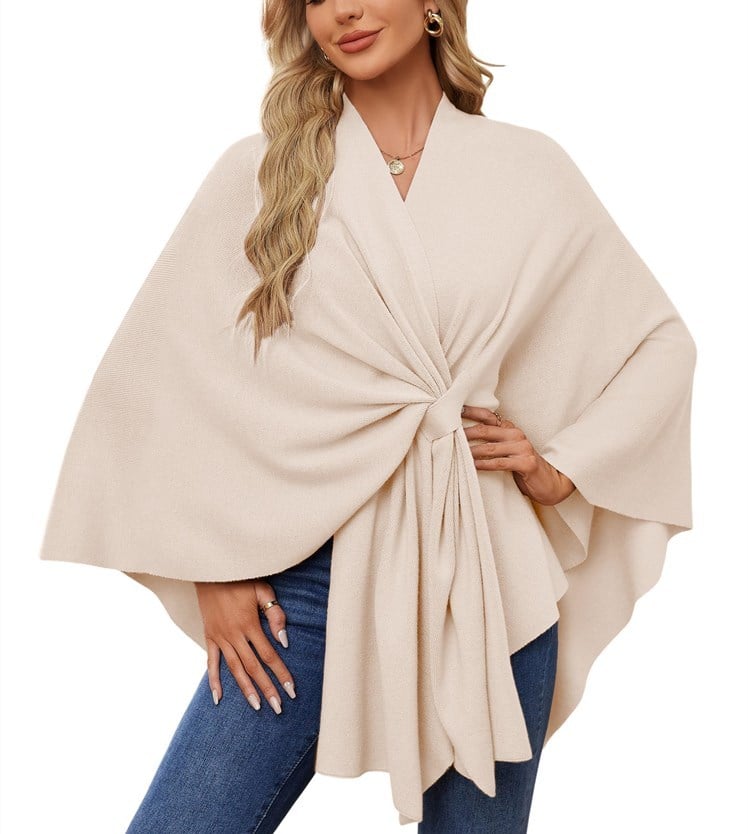 Poncho châle doux et élégant pour des couches confortables et chics