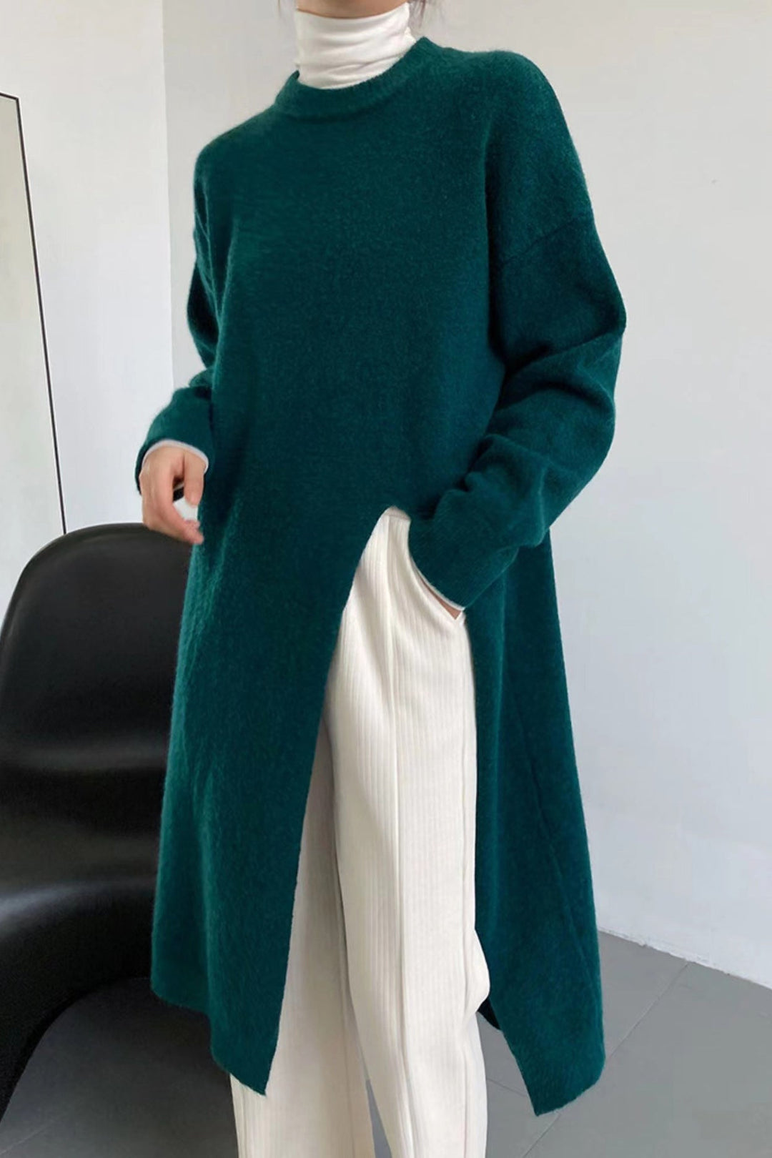 Robe-pull tricotée à fente latérale