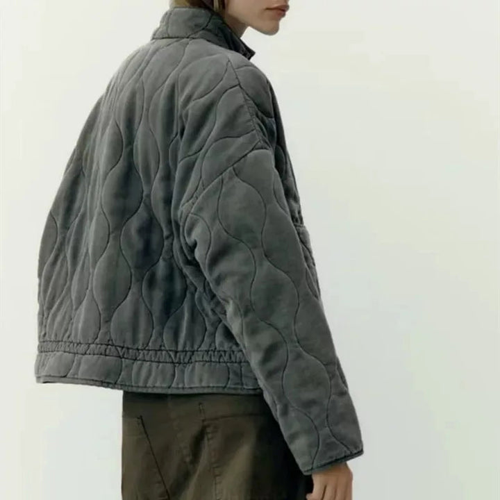 Veste matelassée vintage avec détails de couture classiques