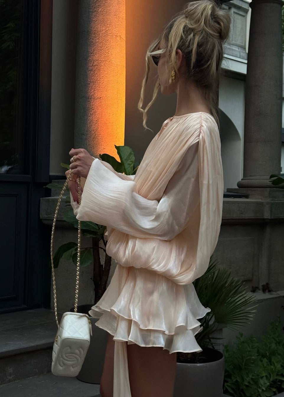 Robe mi-longue en satin champagne Estelle
