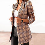 Blazer long élégant en tweed à carreaux pour un look superposé chic