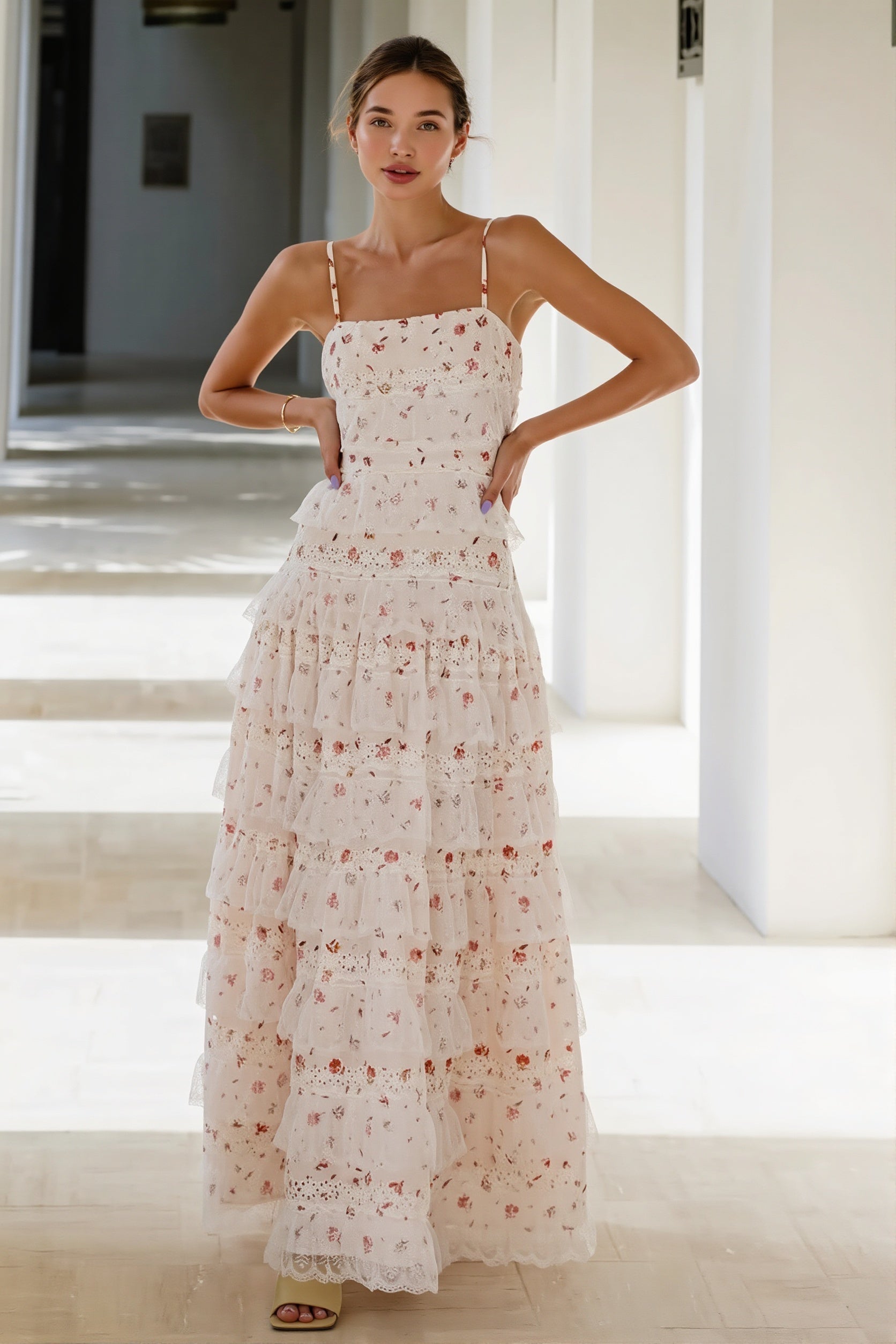 Robe maxi femme imprimée à volants avec col V vue de face