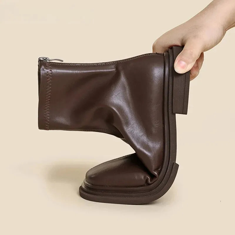 Léa Blanchet | Bottines Minimalistes à Bout Carré