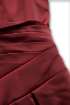 Robe midi en satin vintage avec col drapé