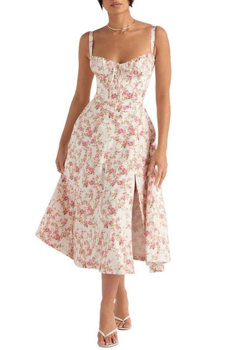 Robe moulante bustier à fleurs et taille découverte