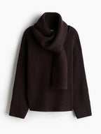 Pull côtelé marron chocolat avec écharpe intégrée