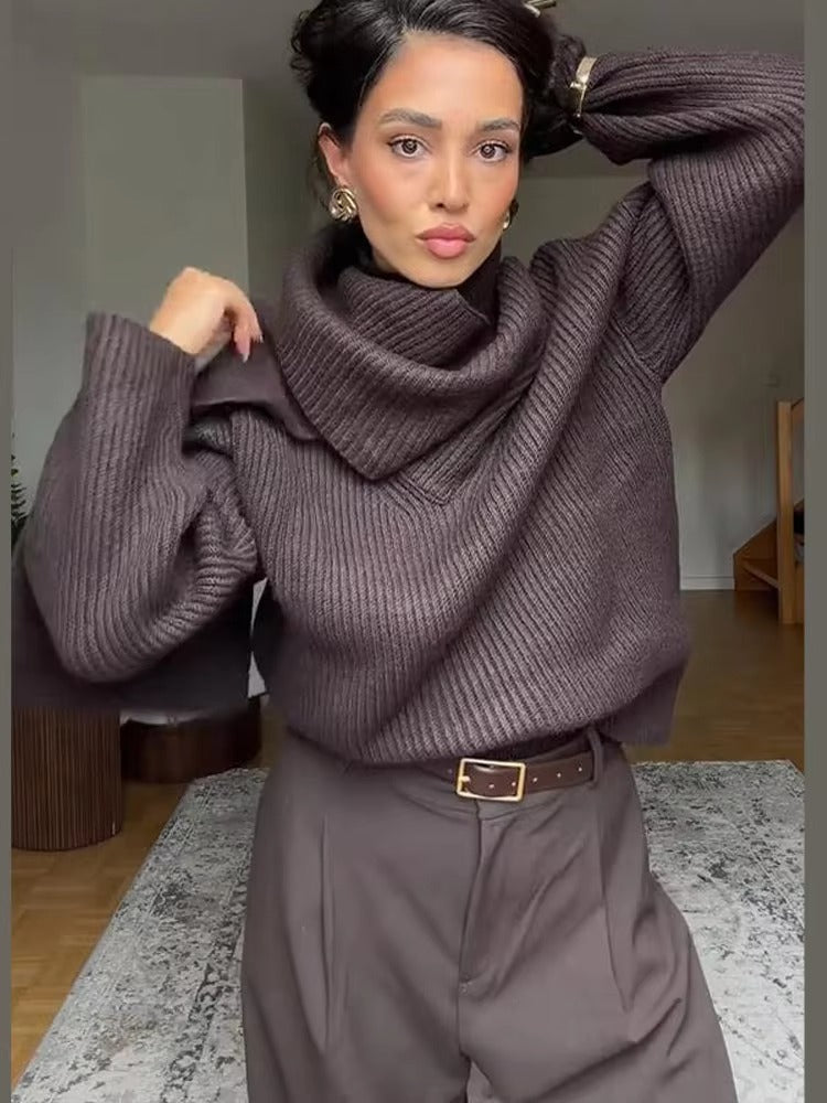 Pull côtelé marron chocolat avec écharpe intégrée