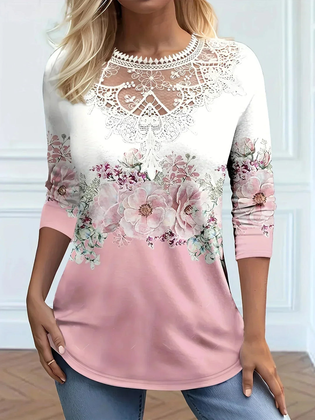 Océane Dubois® | T-shirt avec motif floral et détails en dentelle