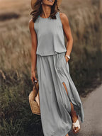 Robe maxi unie femme portée en mouvement avec tissu fluide