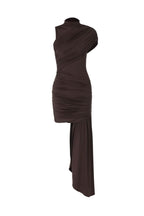 Robe courte asymétrique drapée à une épaule