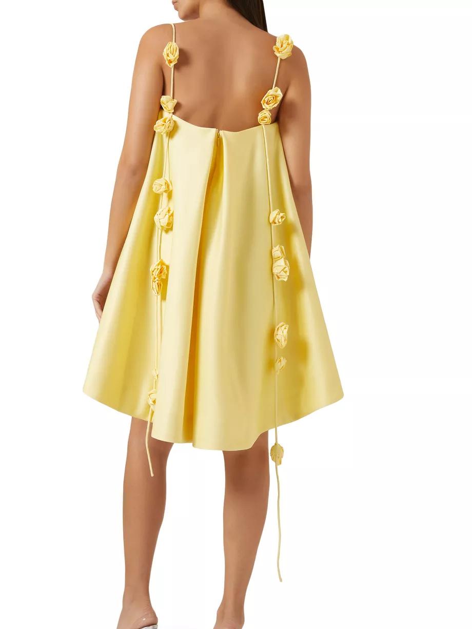 Robe mini ligne A avec bretelles en 3D et dos nu jaune