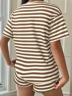 Ensemble décontracté t-shirt à col rond rayé et short