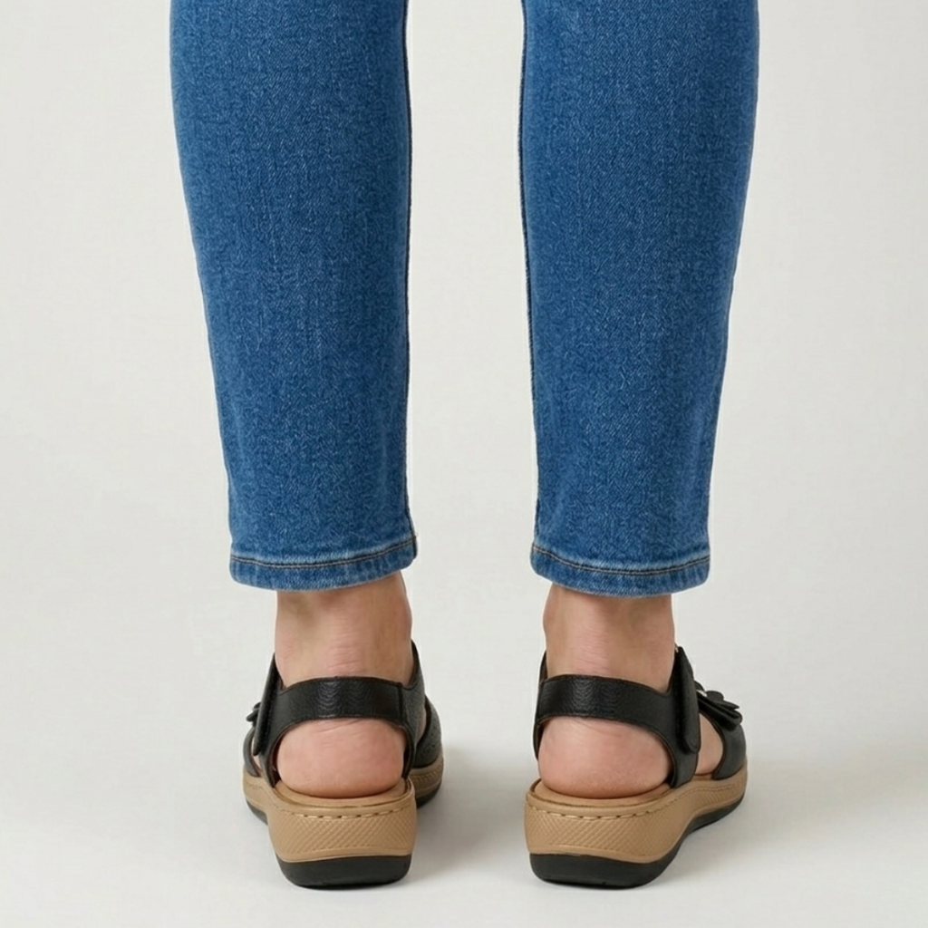 Sandales confortables pour femmes avec détails floraux