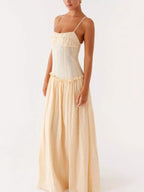 Robe longue à bretelles spaghetti avec volant et smocks