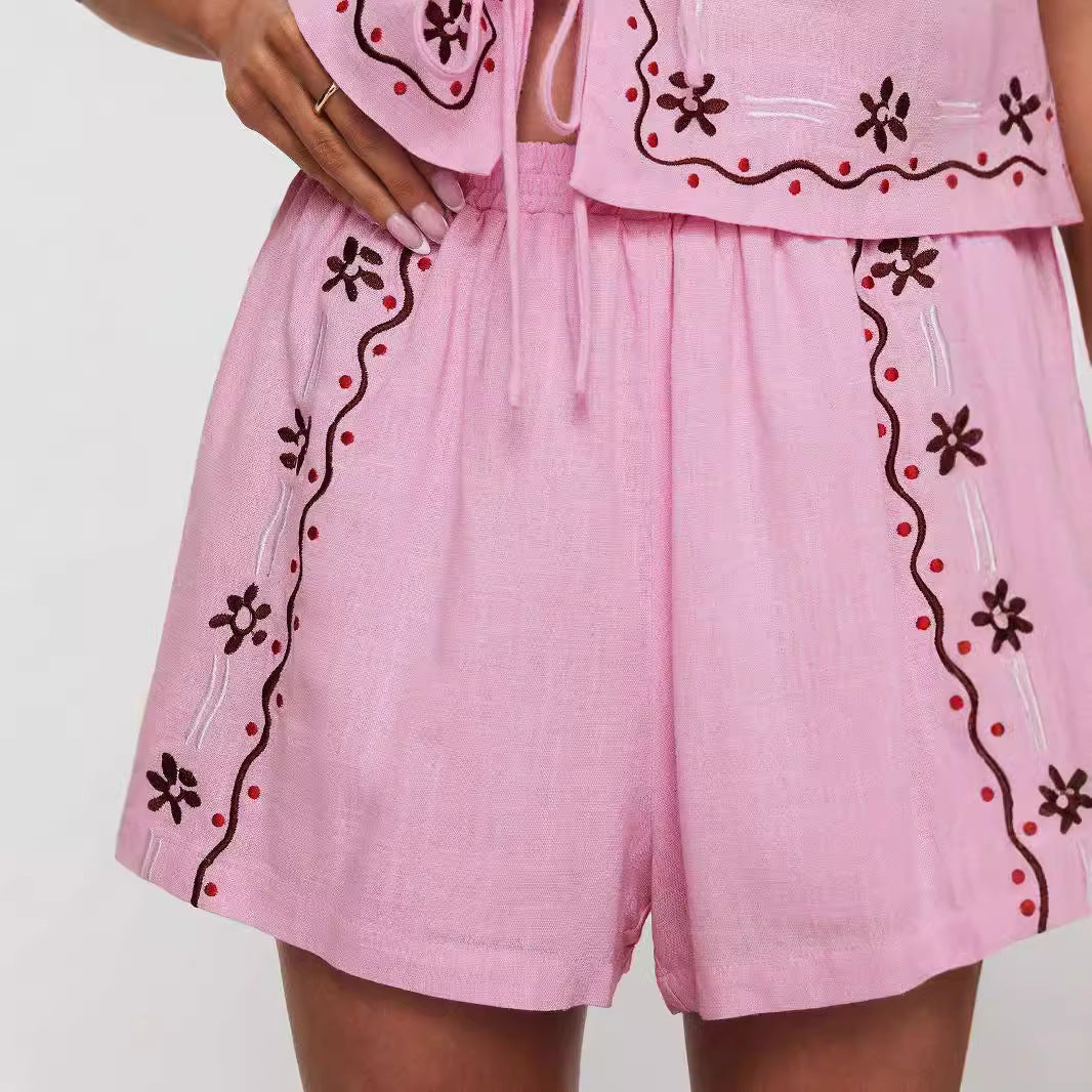 Ensemble d'été deux pièces pour femmes avec broderie florale