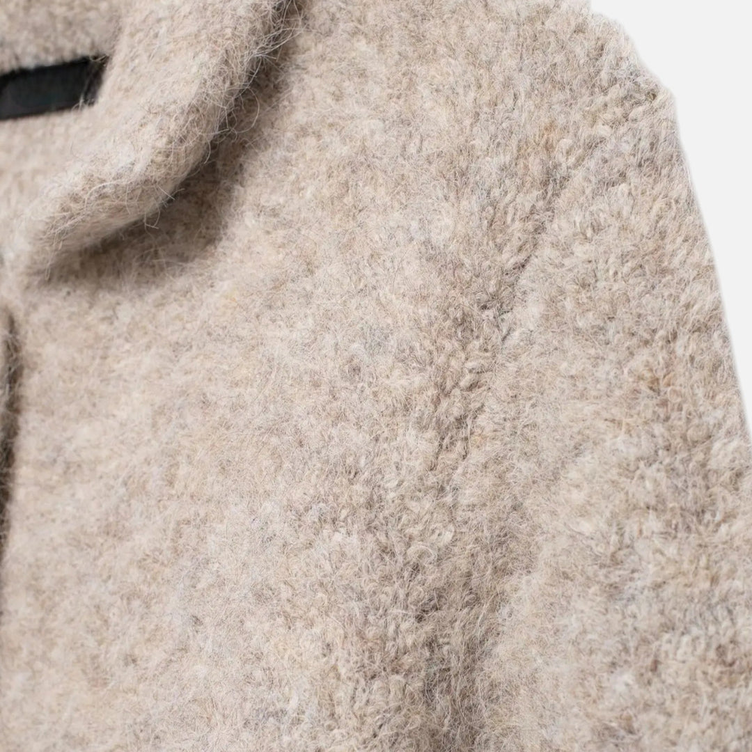 Cardigan tricots fleuris douillet pour un style automnal chic