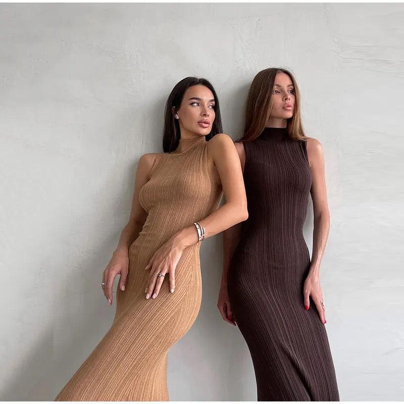 Robe midi sans manches en maille côtelée douce pour femme