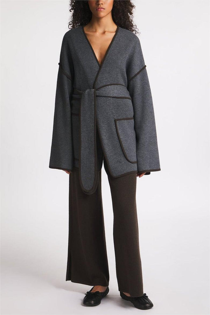 Manteau en laine confortable à épaules tombantes avec taille ceinturée