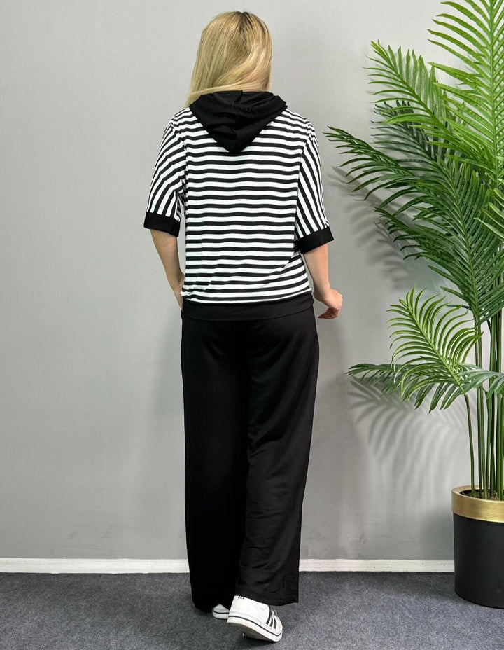 Ensemble chic rayé deux pièces avec haut et pantalon