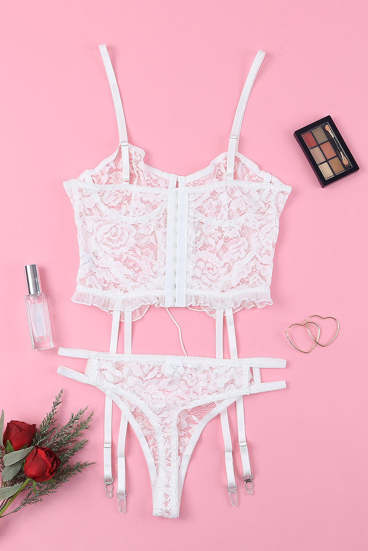 Ensemble de lingerie deux pièces blanc en dentelle à volants avec croisillons
