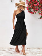 Sophie Paris | Robe mi-longue à une épaule froncée avec silhouette fluide